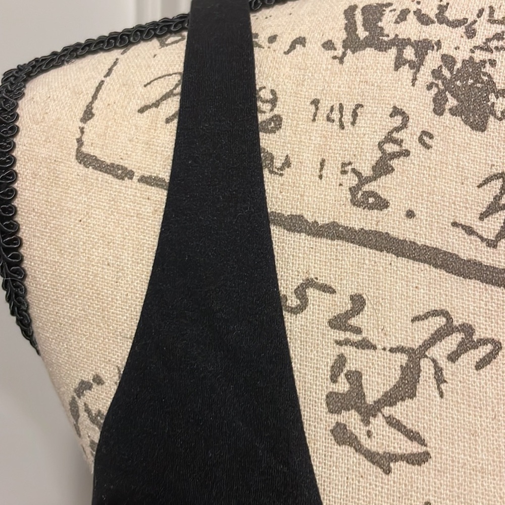 EUC 38D Victoria’s Secret bra - Body by Victoria. - Picture 3 of 6